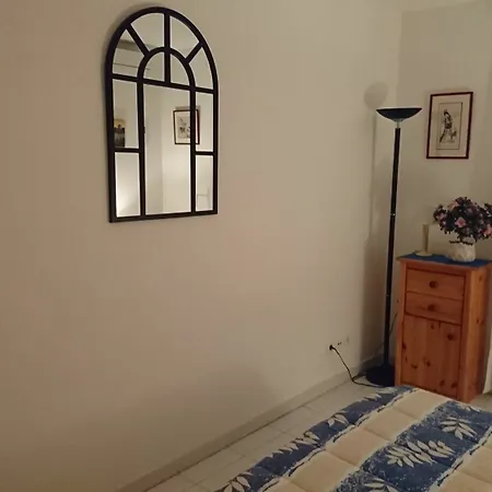 With One In Hyeres, With Wonderful View, Enclosed Apartamento