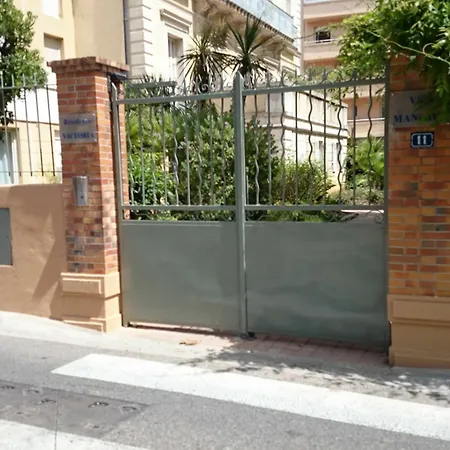 With One In Hyeres, With Wonderful View, Enclosed Apartamento Hyères