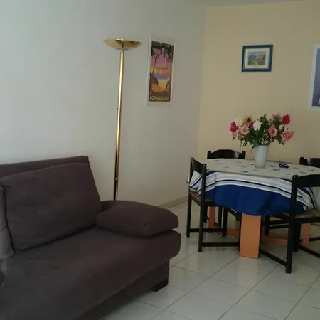 With One In Hyeres, With Wonderful View, Enclosed Apartamento