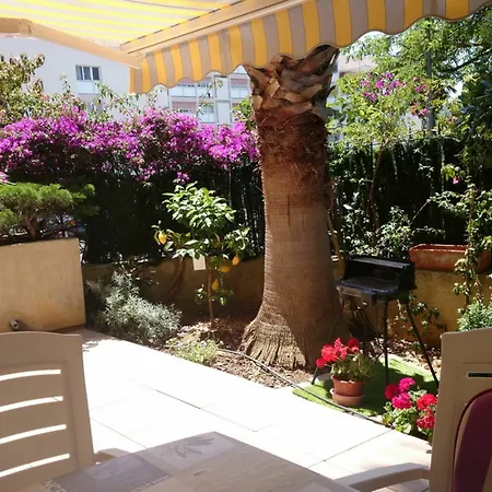 With One In Hyeres, With Wonderful View, Enclosed Apartamento Hyères
