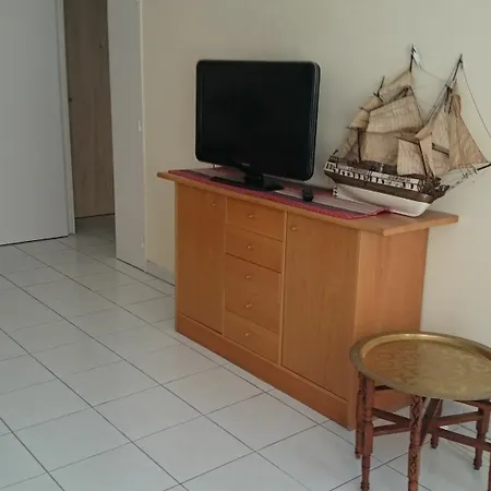 Apartamento With One In Hyeres, With Wonderful View, Enclosed Hyères